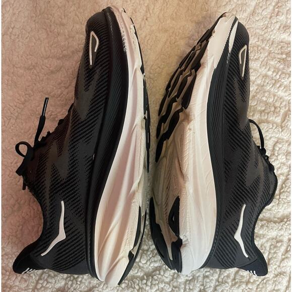 HOKA ONE Clifton 9 Running Shoes Black White Size 11.5 WIDE Men/Insole Not Hoka main image 5